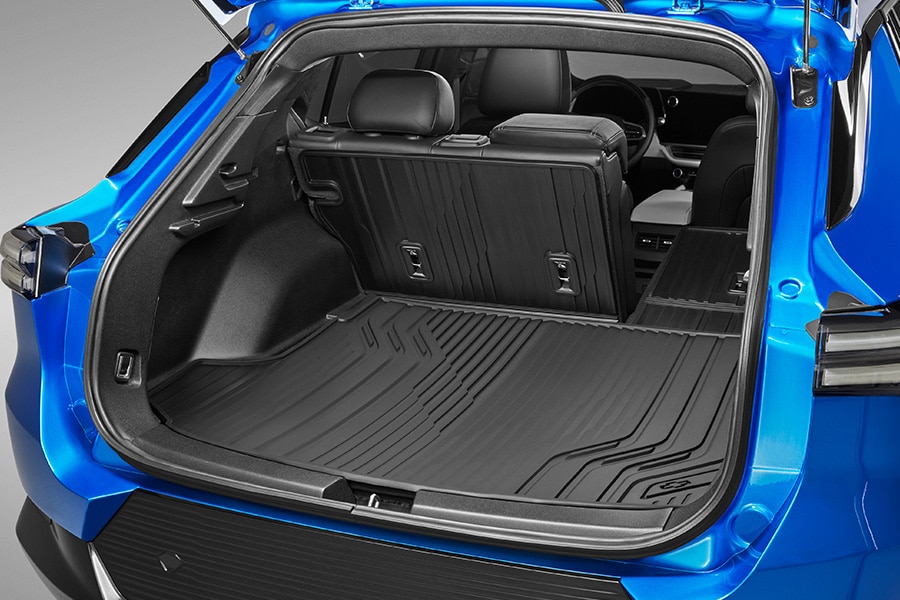 Tapetes de vinil rígidos con cobertura extendida y emblema Chevrolet para proteger el piso de la cajuela de Equinox EV